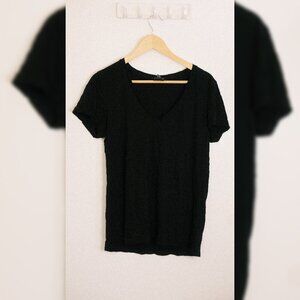 Club Monaco V Neck T-Shirt (XL)